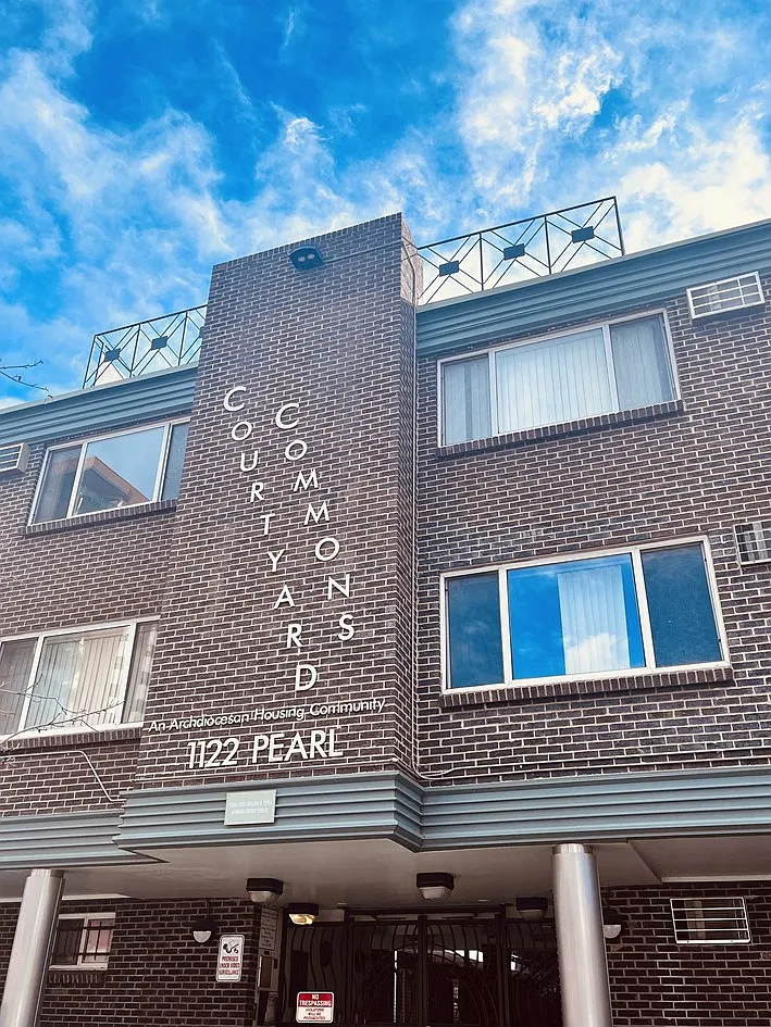 Courtyard Commons — Photo 1