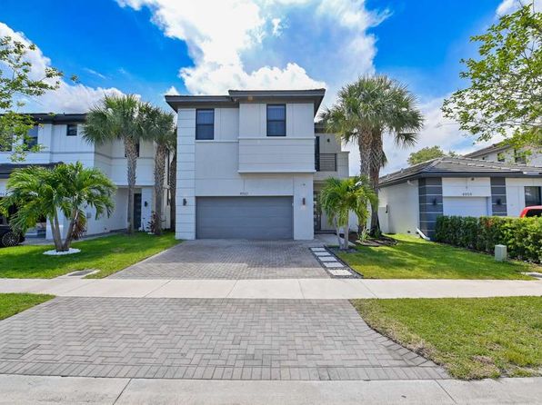 4963 Whispering Way