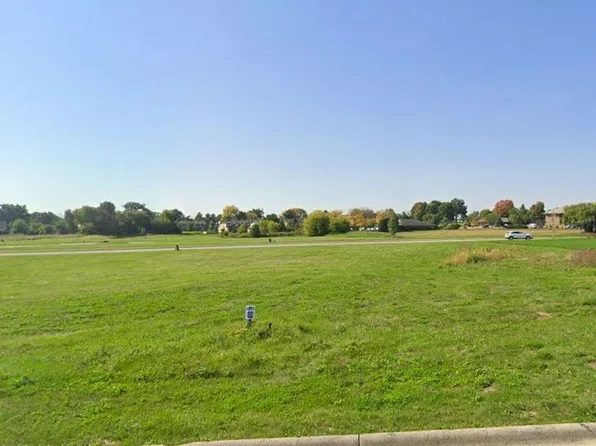 824 Tivoli Dr, Rockford, IL 61107