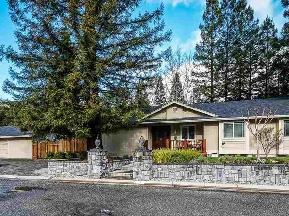 4 Brookdale Ct, Alamo, CA 94507