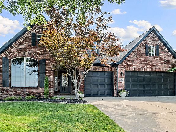2nd image of 9 Bluestem Ln