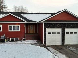 1727 W 63rd St, Edson, AB T7E 1R8