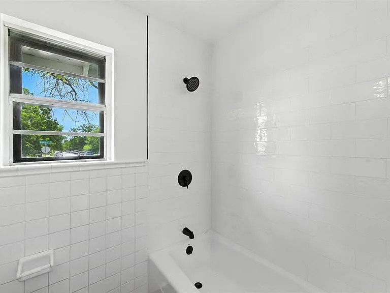 8520 Bradford Dr — Photo 25