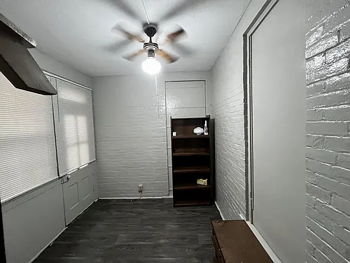 325 N Barron St #11 Photo 1