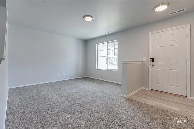 4 bed, 2.5 bath, 2530 sqft, $2,695 — Photo 2