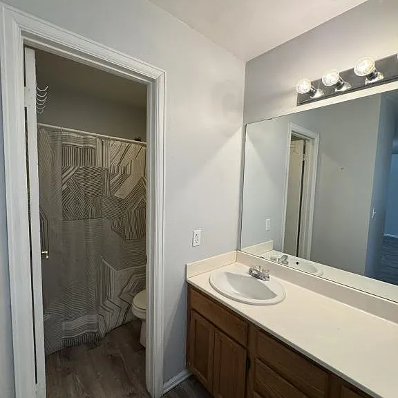 311 Columbia St — Photo 7