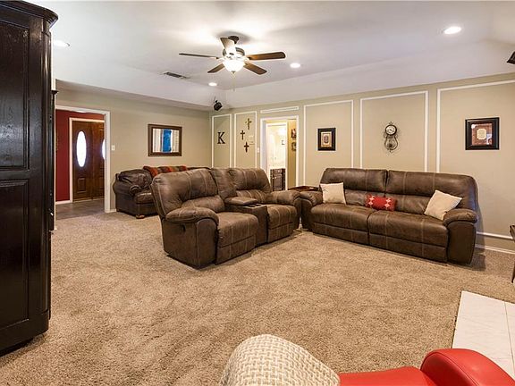 5th image of 1001 Auburn Dr