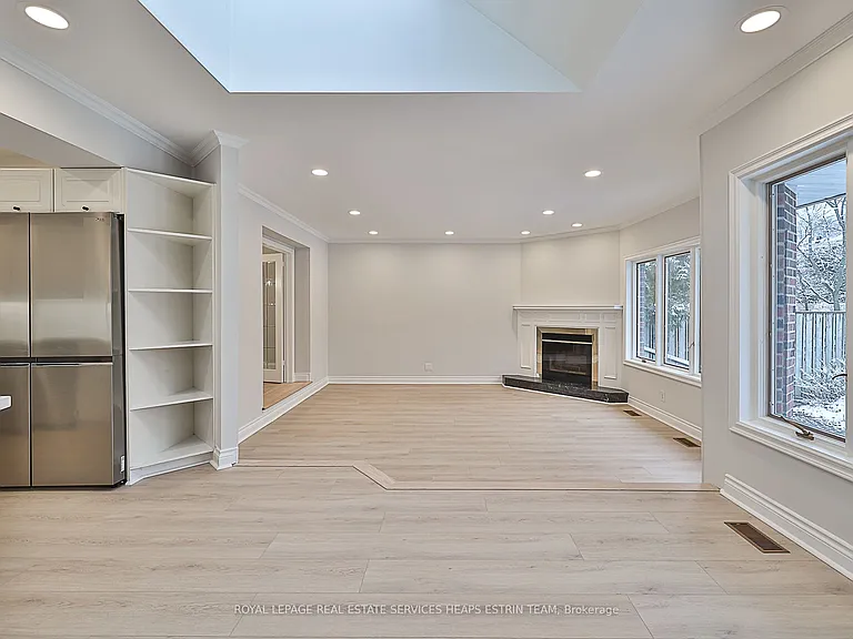 27 Southlea Ave — Photo 12