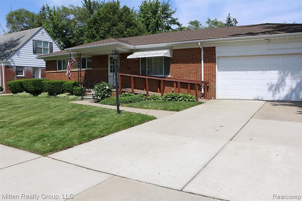 4710 Robinwood Ave, Royal Oak, MI 48073 Zillow