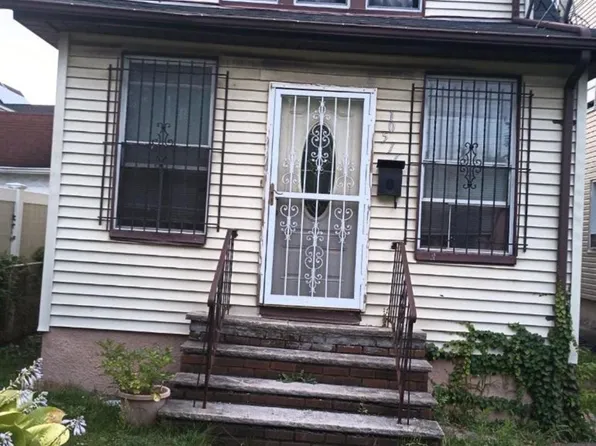105-11 189th Street, Saint Albans, NY 11412