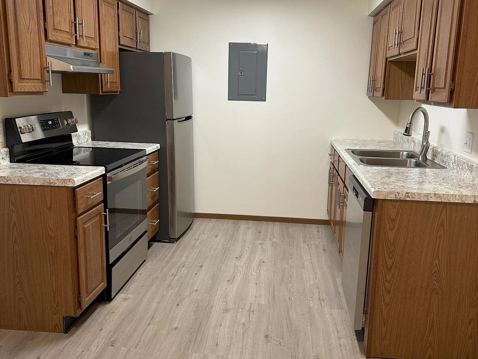 Westgate Apartments — Photo 2