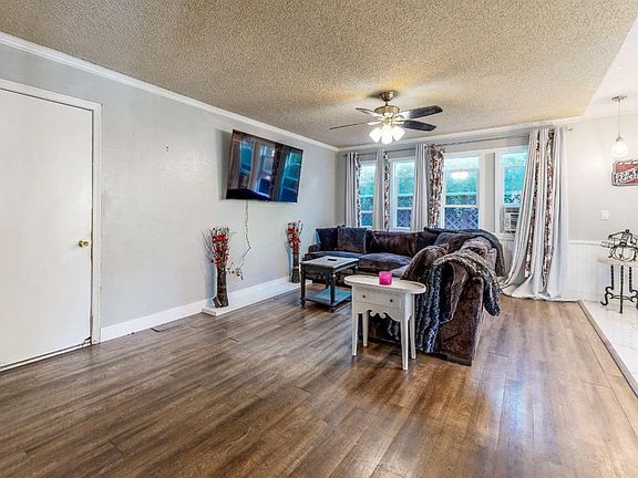 5th image of 1220 Holly Avenue