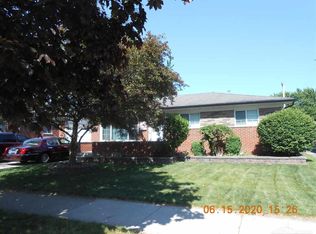 32346 Kelly Rd, Roseville, MI 48066