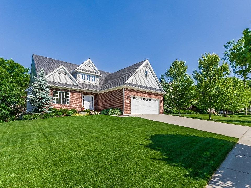 1st image of 710 W Castlebury Cir