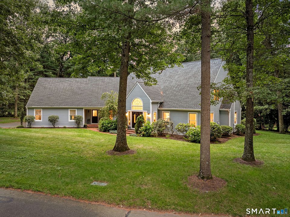 1st image of 4 Windsor Court