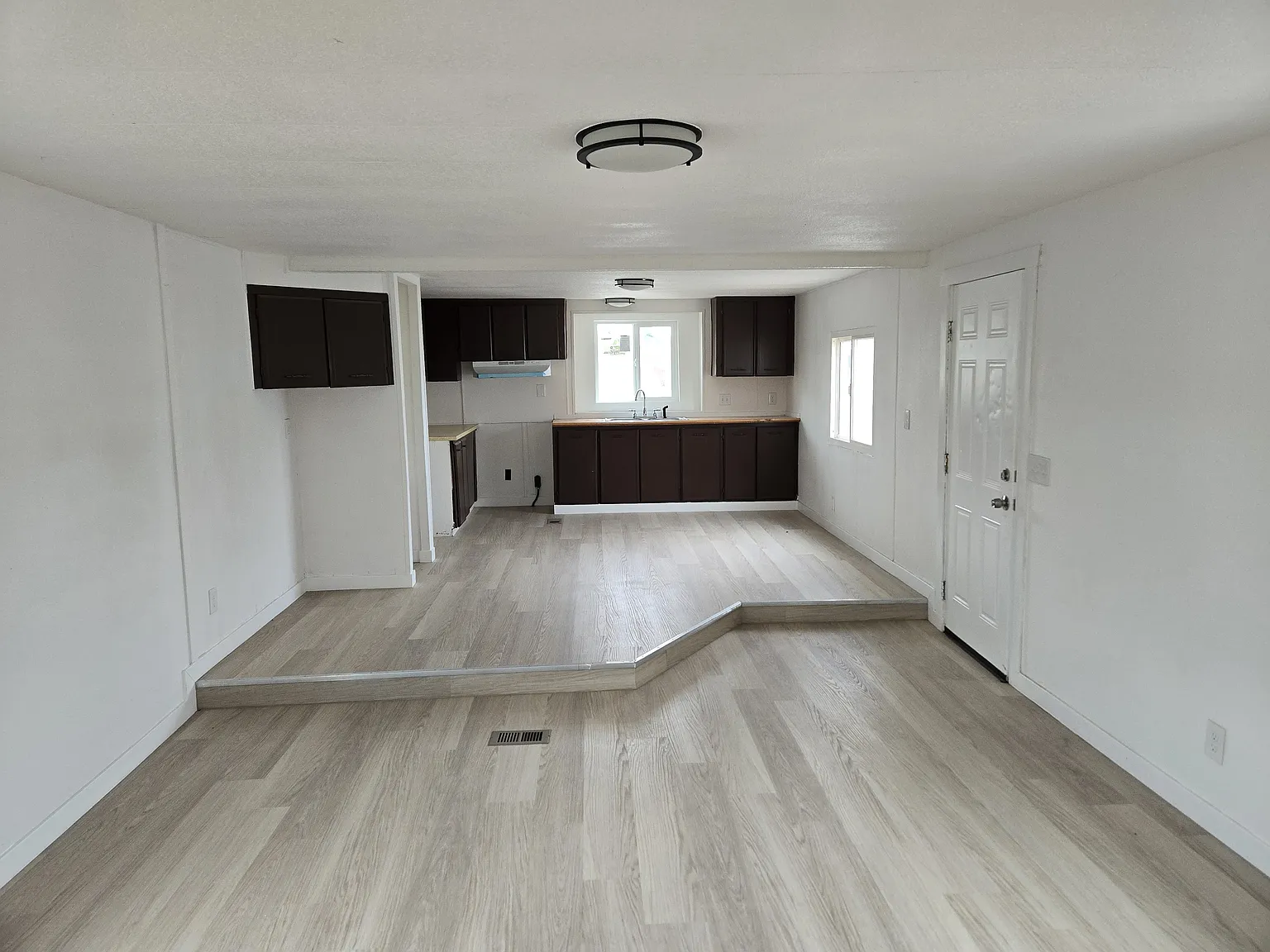 920 3rd St S — Photo 2