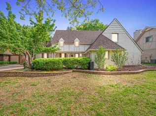 8601 E Brentmoor Ln, Wichita, KS 67206