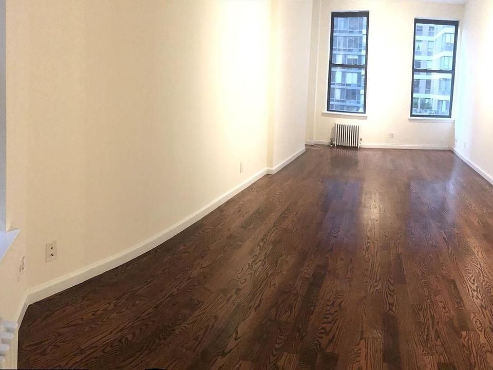 2nd image of 422 E 58th St APT 4A