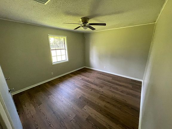 5th image of 120 Noma Ln