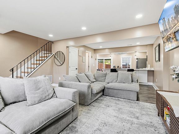 5th image of 3411 Tendril Ct