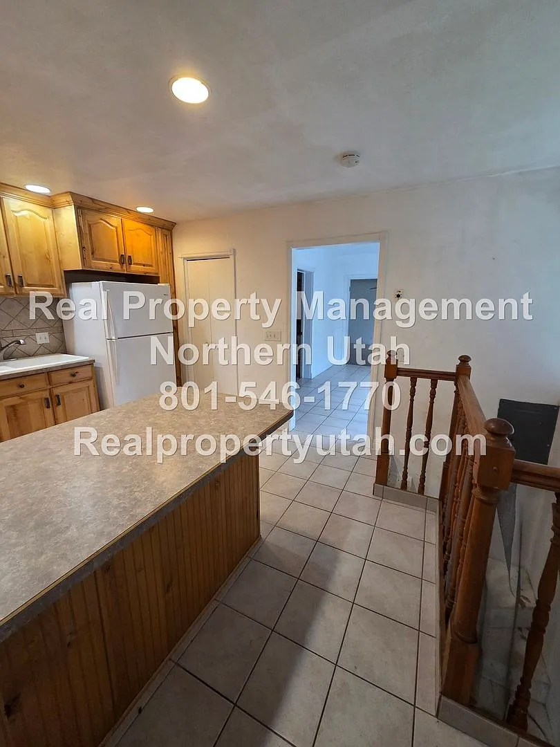 2 Bedroom 1 Bath Unit Available in Ogden! — Photo 3