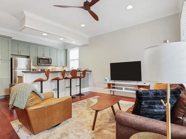 314 E Henry St, Savannah, GA 31401