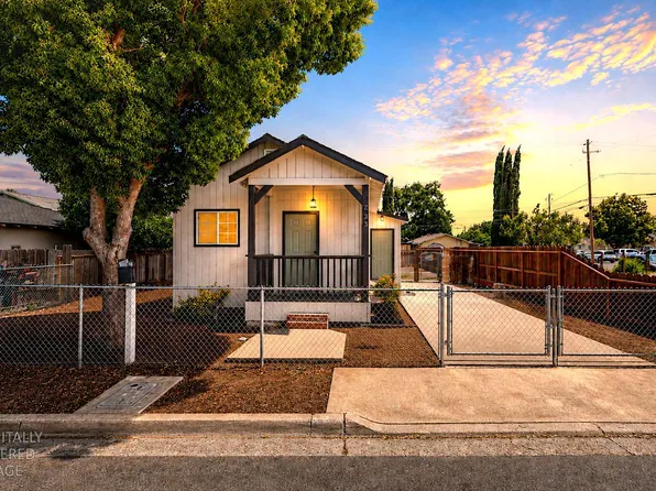 253 West Ave, Oakdale, CA 95361