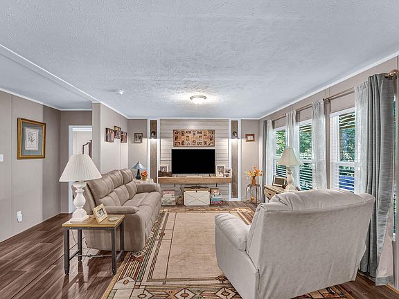 5th image of 3279 Sims Rd