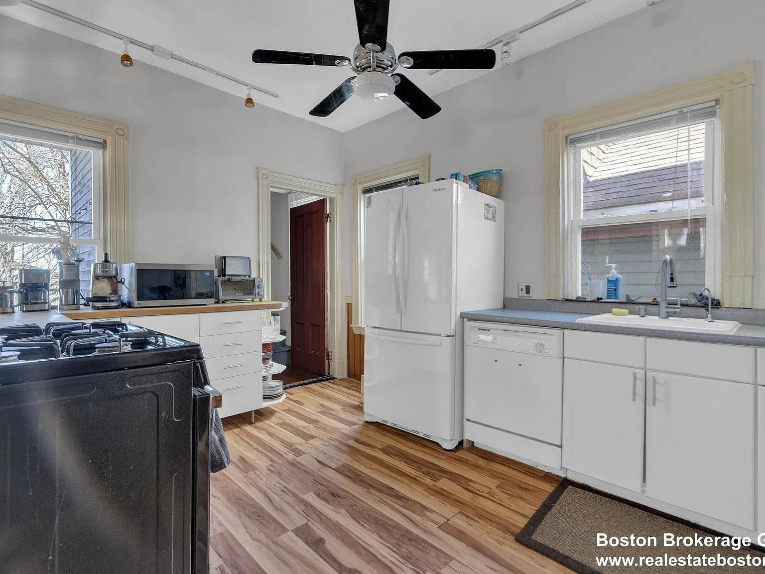 5 Sachem St — Photo 2