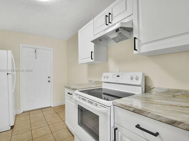 18947 NW 45th Ave #1 — Photo 15
