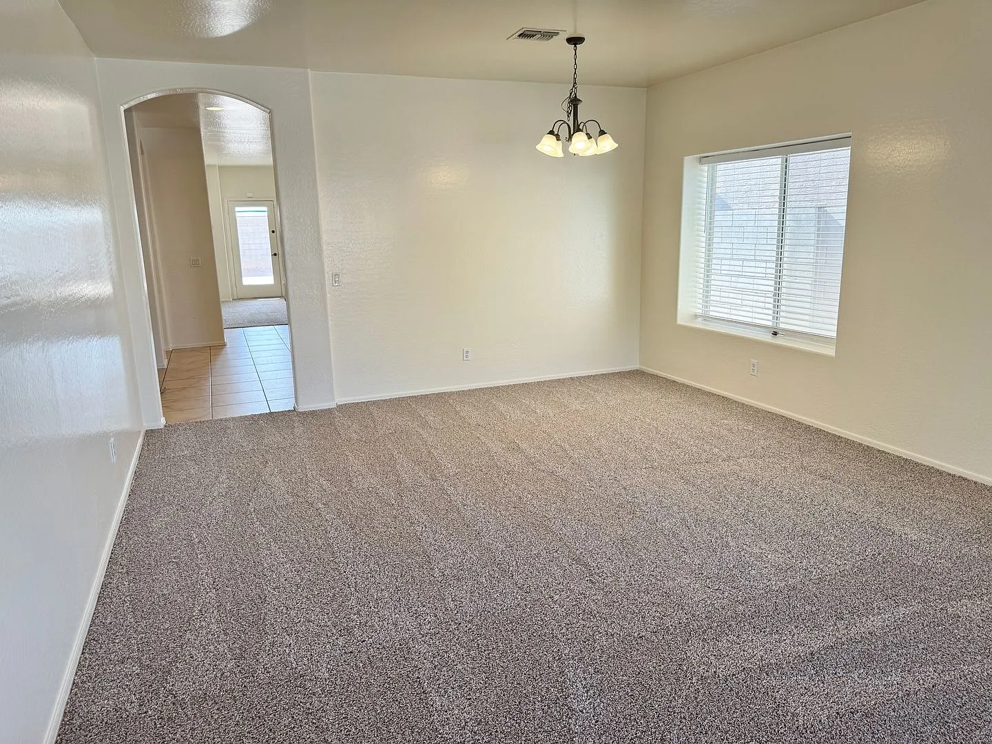 4 Bedroom 2 Bathroom New Carpet + Fresh Paint Throughout Coldwater Springs — Photo 3