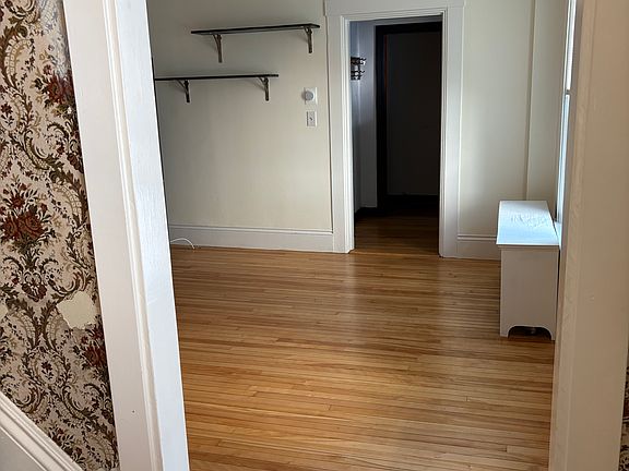 5th image of 15 Elm St
