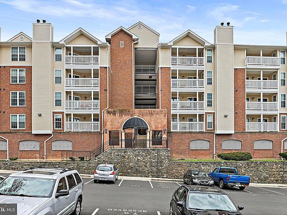 3rd image of 1524 Lincoln Way APT 307