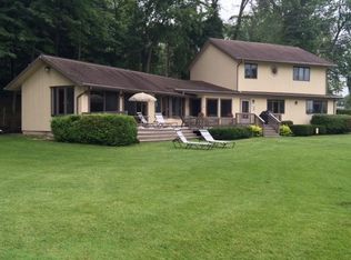 7701 Lakewood Dr, Coloma, MI 49038