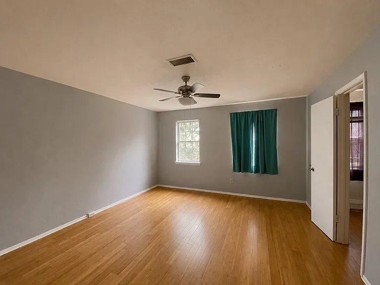 7913 Grove Ridge Dr — Photo 13