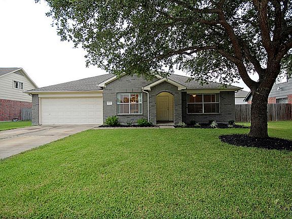 2nd image of 1822 Grove Court Dr