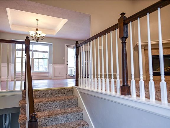 2nd image of 2926 Garland St