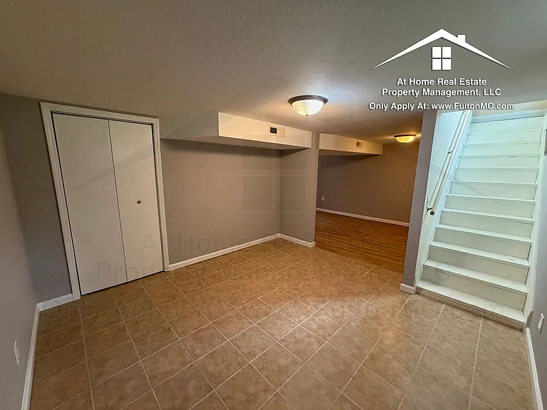 217 W 6th St — Photo 32