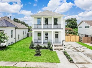 912 Perrin Dr, Arabi, LA 70032