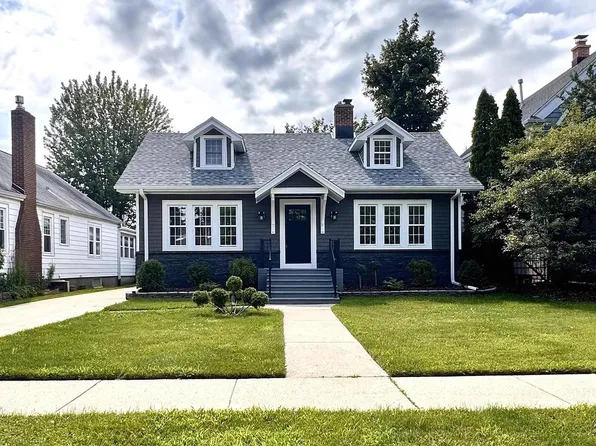 7406 5th AVENUE, Kenosha, WI 53143