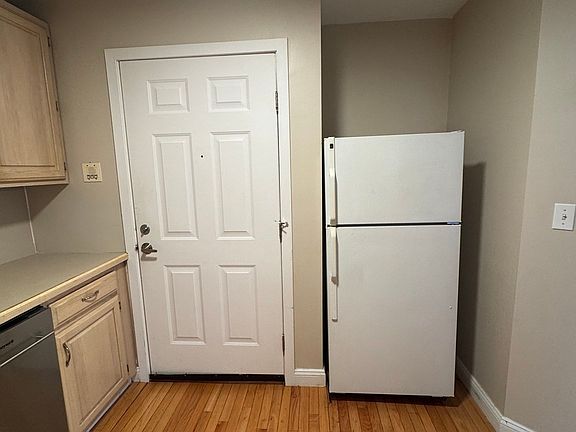 2nd image of 52 Washington St APT 7