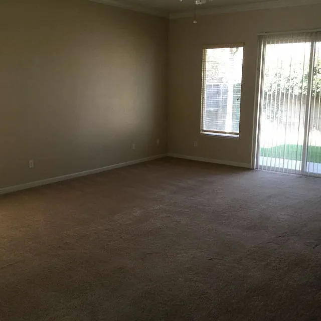 3 bed, 1512 sqft, $2,395 — Photo 2