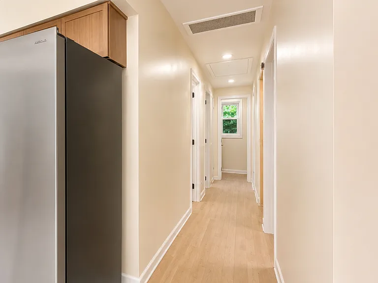 28 Carr St #2 — Photo 9