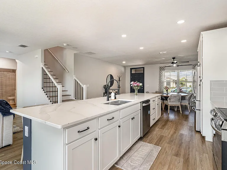 7389 Tourmaline Dr — Photo 5