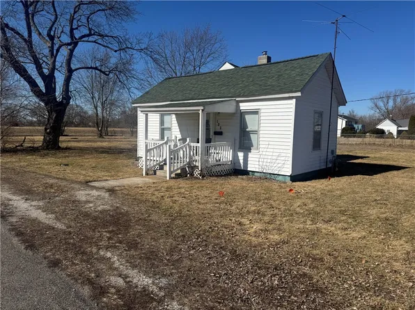 105 Prairie St, Catlin, IL 61817