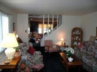 2050 Manor Ridge Dr, Lancaster, PA 17603