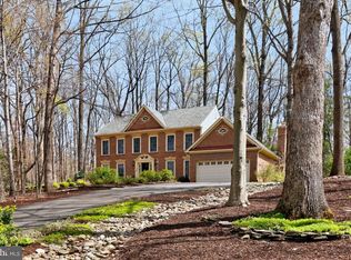 6841 Brimstone Ln, Fairfax Station, VA 22039