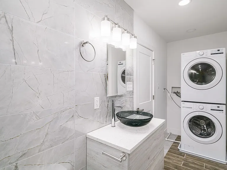 2950 Kensington Ave #1 — Photo 7