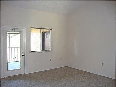 4th image of 22303 Glenmoor Dr #22303
