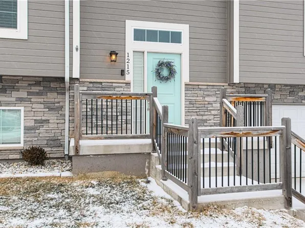 1215 N Heartland Ave, Independence, MO 64056